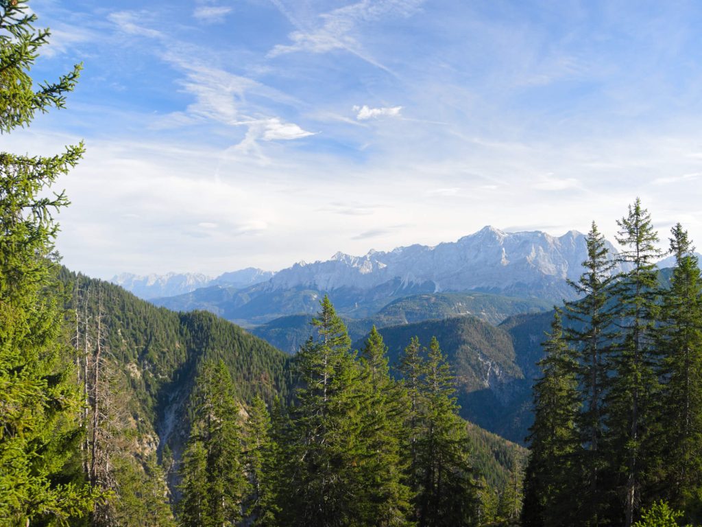 Schönjöchle Plansee Oostenrijk uitzicht op de Zugspitze